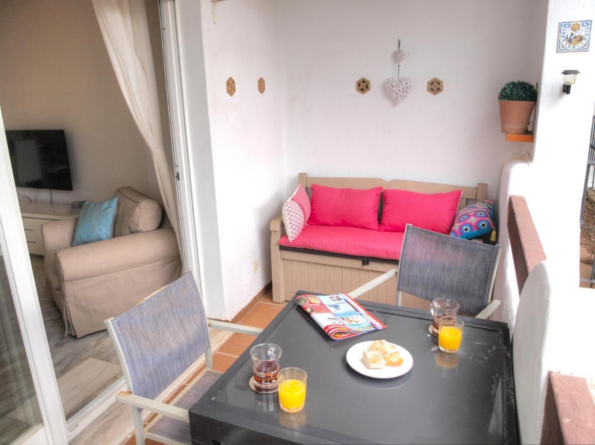 Sun Beach Apartment 埃斯特波纳 外观 照片